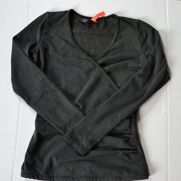 ZAKTI  Cross Front Top - Picture 4 of 10